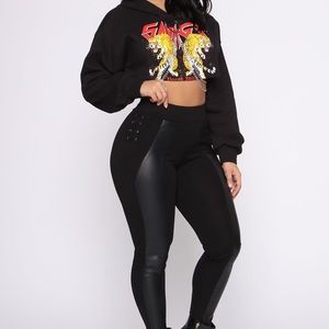 **SOLD**Faux Leather Contrast Leggings - Black